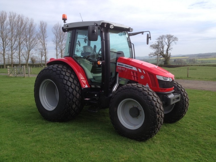 MF5610_with_low_ground_pressure_tyres