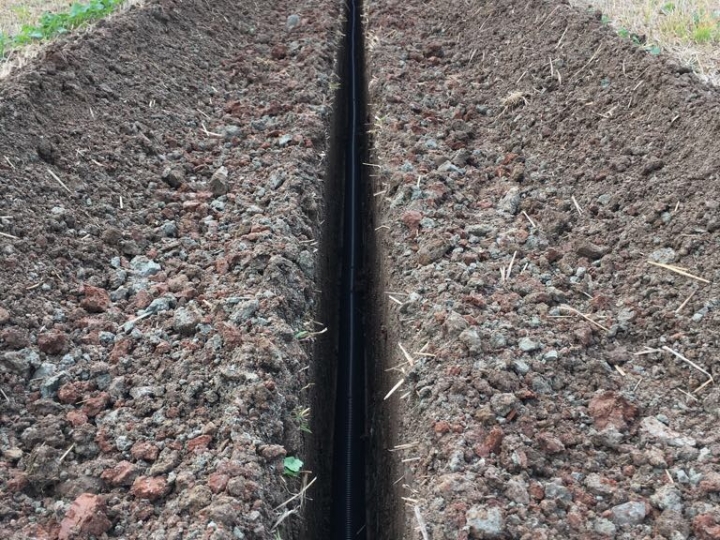 CT150 trenching in wet clay at Skegby