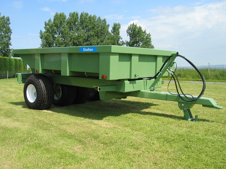 Shelton Dump trailer unhitched from tractor side view